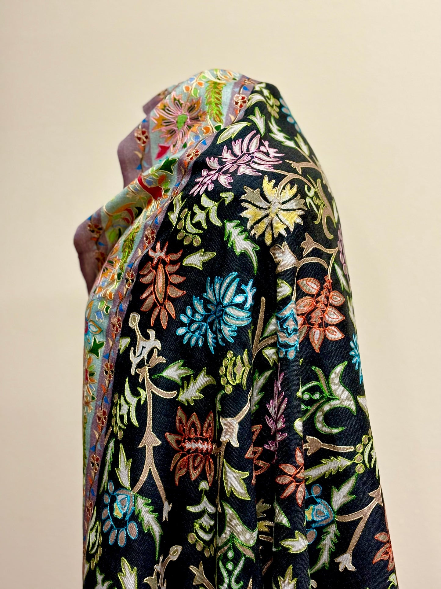 Luna Kalamkaari Multi Color Print on Black Shawl